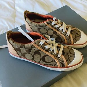 Coach Barrett Signature lace-ups.